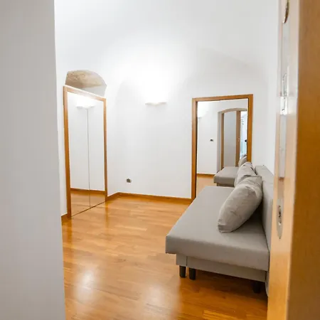 Puti Apartament *